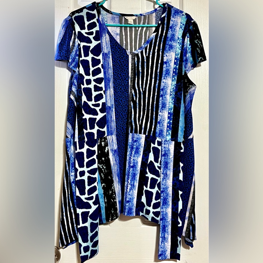 Stylish Blue and Black Patterned Women's Blouse